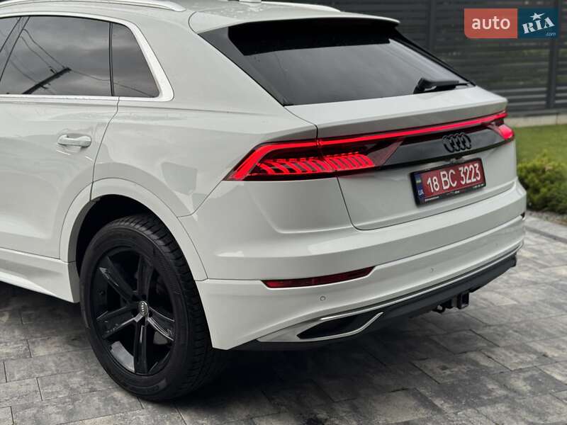 Позашляховик / Кросовер Audi Q8 2018 в Луцьку