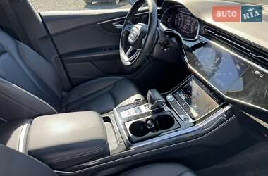 Позашляховик / Кросовер Audi Q8 2018 в 