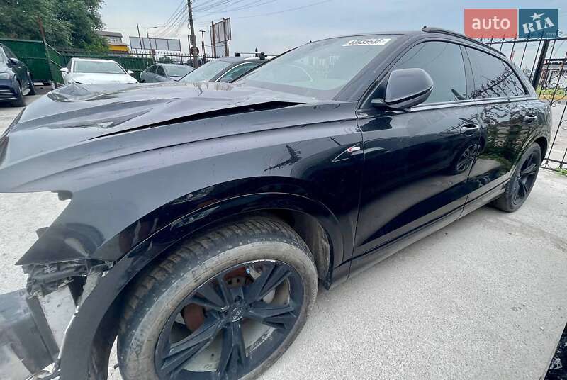 Позашляховик / Кросовер Audi Q8 2018 в Києві