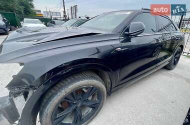 Внедорожник / Кроссовер Audi Q8 2018 в 