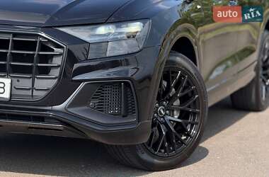 Внедорожник / Кроссовер Audi Q8 2018 в 