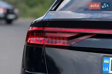 Внедорожник / Кроссовер Audi Q8 2018 в 