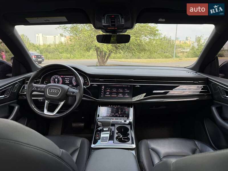 Внедорожник / Кроссовер Audi Q8 2018 в Кривом Роге