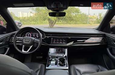 Внедорожник / Кроссовер Audi Q8 2018 в 