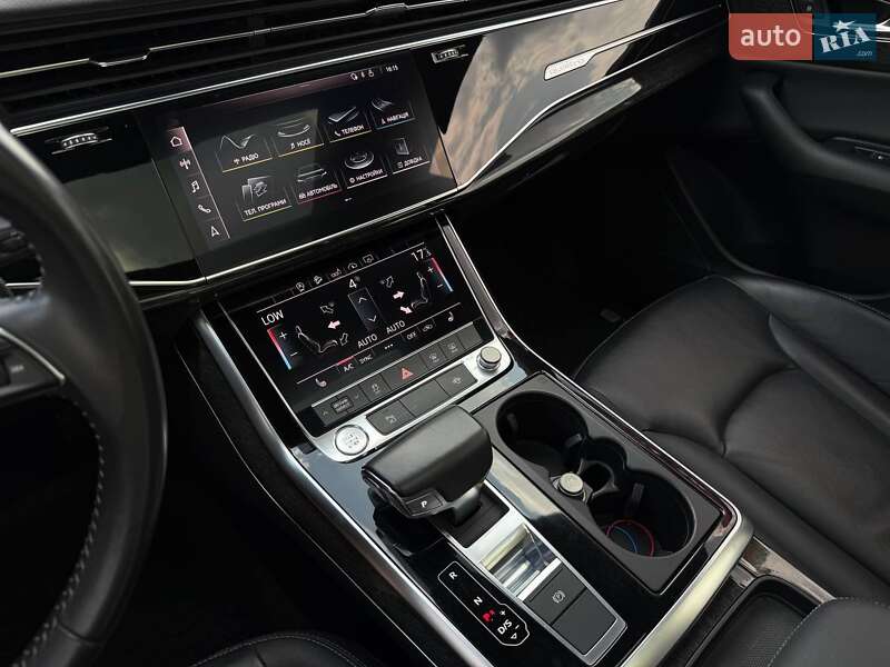 Внедорожник / Кроссовер Audi Q8 2018 в Кривом Роге