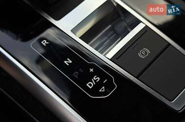 Внедорожник / Кроссовер Audi Q8 2018 в 