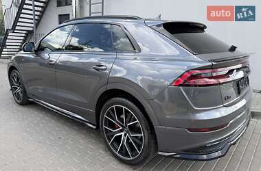 Внедорожник / Кроссовер Audi Q8 2020 в 