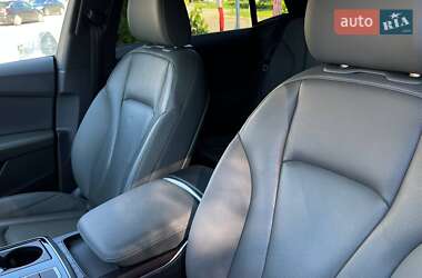 Внедорожник / Кроссовер Audi Q8 2018 в 