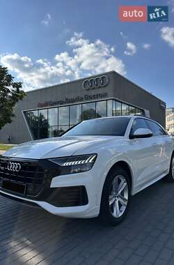 Внедорожник / Кроссовер Audi Q8 2019 в 