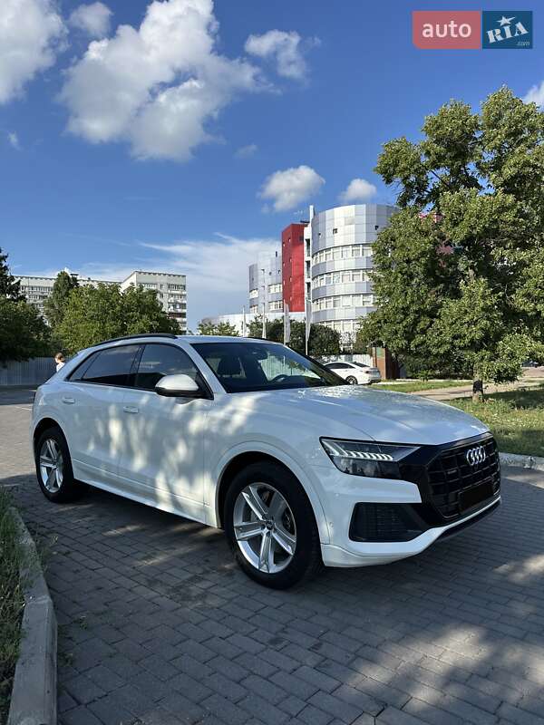 Позашляховик / Кросовер Audi Q8 2019 в Києві