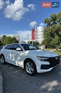 Внедорожник / Кроссовер Audi Q8 2019 в 