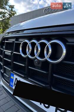 Внедорожник / Кроссовер Audi Q8 2019 в 