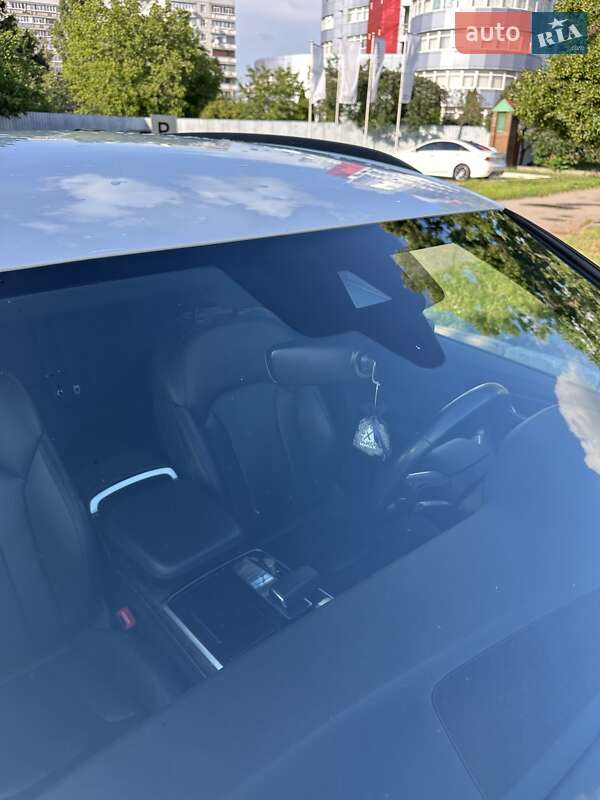 Позашляховик / Кросовер Audi Q8 2019 в Києві