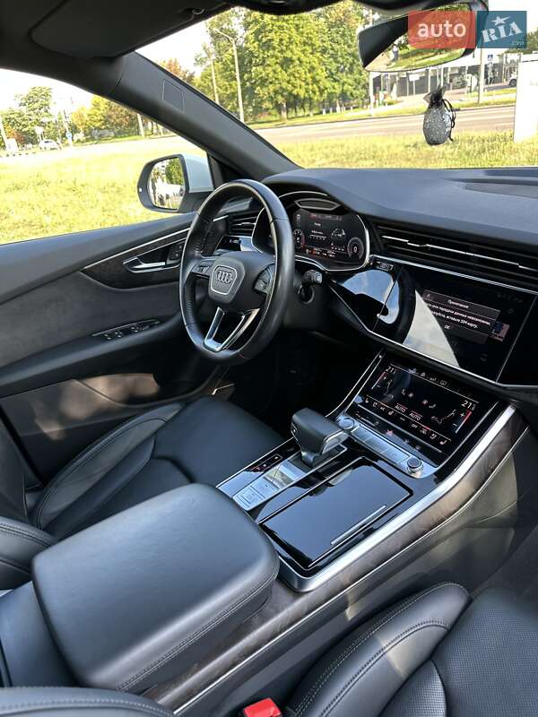 Позашляховик / Кросовер Audi Q8 2019 в Києві