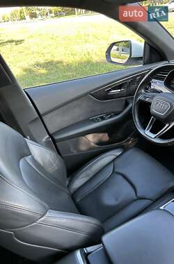 Внедорожник / Кроссовер Audi Q8 2019 в 
