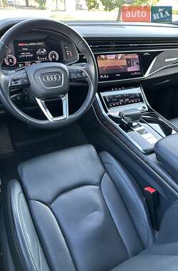 Внедорожник / Кроссовер Audi Q8 2019 в 