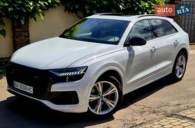 Внедорожник / Кроссовер Audi Q8 2021 в Ровно