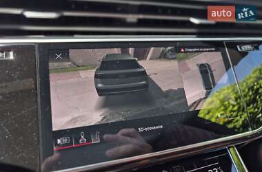 Позашляховик / Кросовер Audi Q8 2021 в 