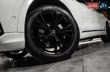Внедорожник / Кроссовер Audi Q8 2021 в 