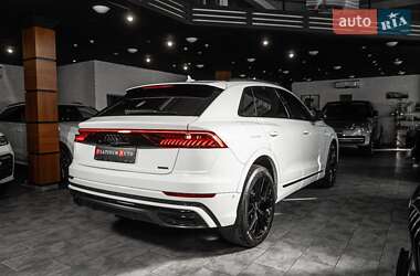 Внедорожник / Кроссовер Audi Q8 2021 в 