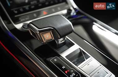 Внедорожник / Кроссовер Audi Q8 2021 в 