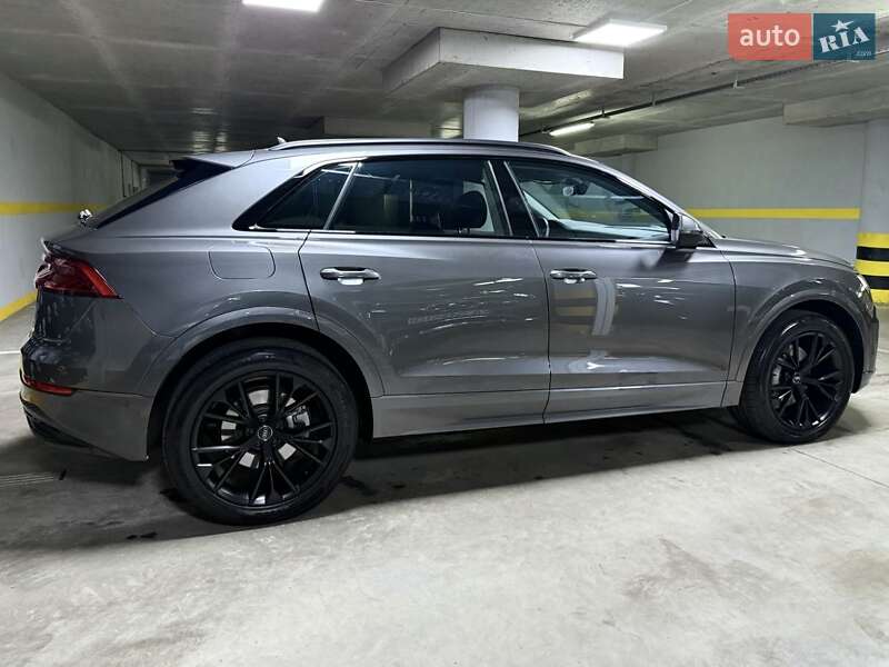 Позашляховик / Кросовер Audi Q8 2019 в Києві