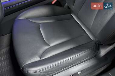 Внедорожник / Кроссовер Audi Q8 2019 в 