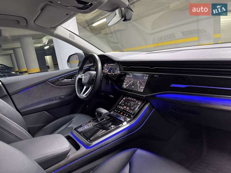 Позашляховик / Кросовер Audi Q8 2019 в Києві