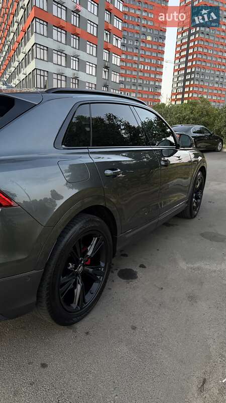 Внедорожник / Кроссовер Audi Q8 2018 в Киеве