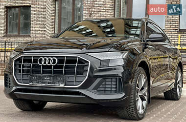 Внедорожник / Кроссовер Audi Q8 2021 в 