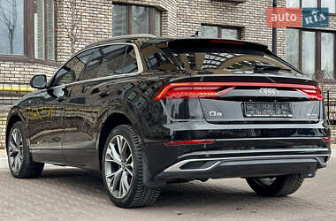 Внедорожник / Кроссовер Audi Q8 2021 в 