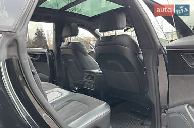 Внедорожник / Кроссовер Audi Q8 2021 в 