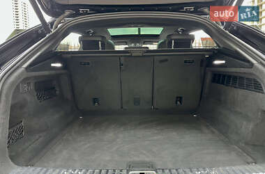 Внедорожник / Кроссовер Audi Q8 2021 в 
