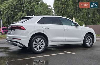 Внедорожник / Кроссовер Audi Q8 2024 в 