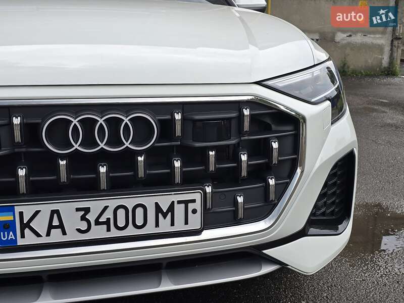 Внедорожник / Кроссовер Audi Q8 2024 в Киеве