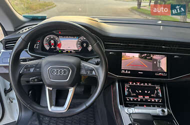 Внедорожник / Кроссовер Audi Q8 2018 в 