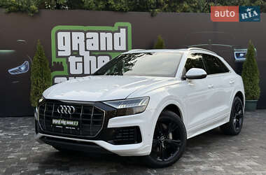 Внедорожник / Кроссовер Audi Q8 2023 в 
