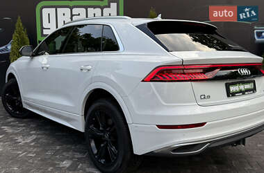 Внедорожник / Кроссовер Audi Q8 2023 в 