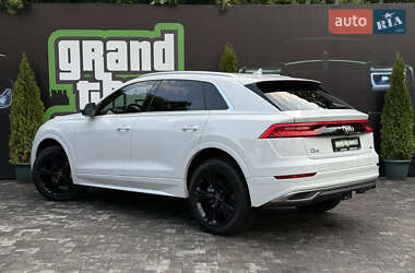 Внедорожник / Кроссовер Audi Q8 2023 в 