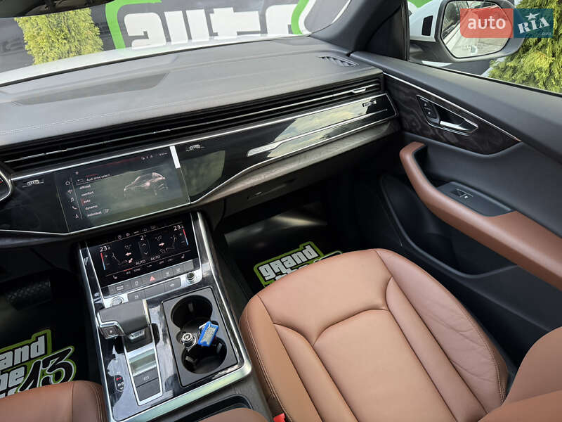 Внедорожник / Кроссовер Audi Q8 2023 в Киеве