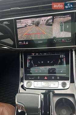 Внедорожник / Кроссовер Audi Q8 2021 в 