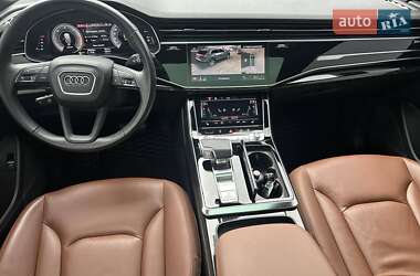 Внедорожник / Кроссовер Audi Q8 2021 в 