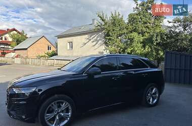 Внедорожник / Кроссовер Audi Q8 2021 в 
