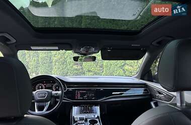 Внедорожник / Кроссовер Audi Q8 2021 в 