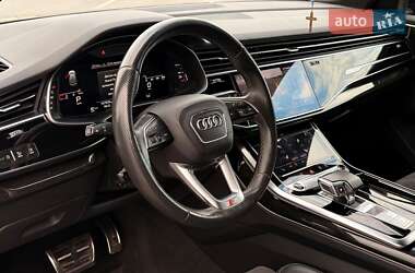 Внедорожник / Кроссовер Audi Q8 2021 в 