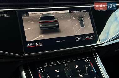 Внедорожник / Кроссовер Audi Q8 2021 в 