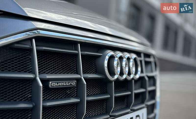 Позашляховик / Кросовер Audi Q8 2019 в Києві