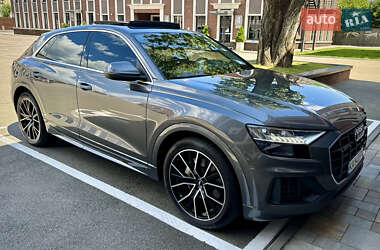 Внедорожник / Кроссовер Audi Q8 2019 в 