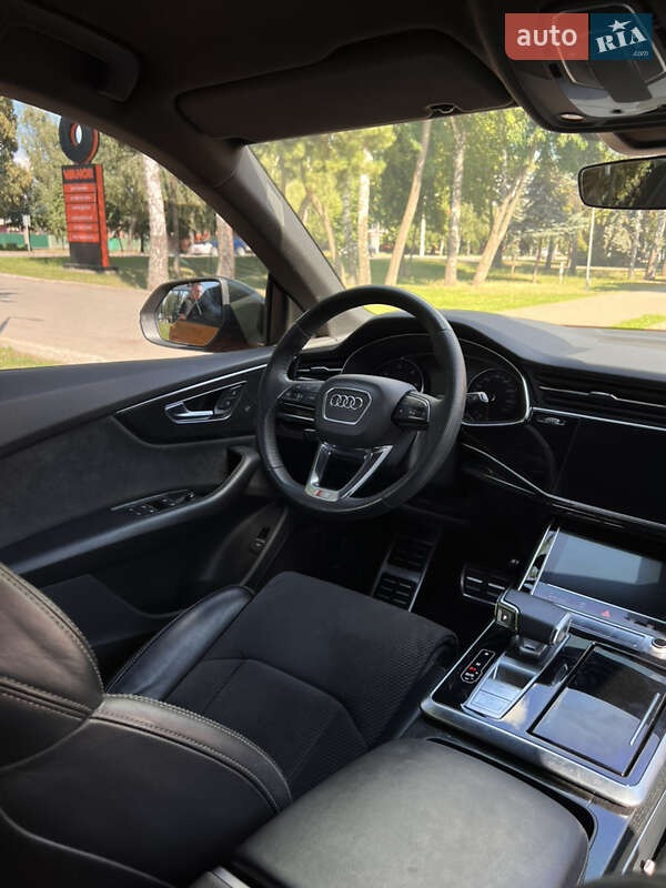 Внедорожник / Кроссовер Audi Q8 2020 в Лубнах