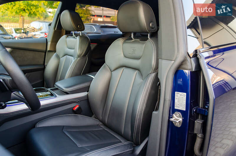 Внедорожник / Кроссовер Audi Q8 2019 в Киеве